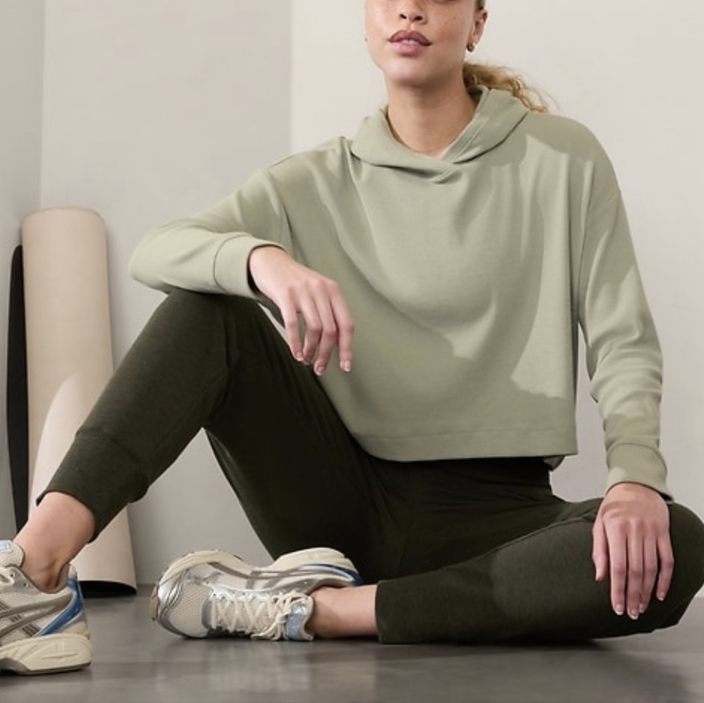 NWT Athleta Women's Light Sage Green Presence Hoodie